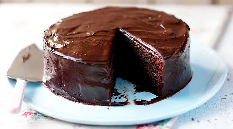 Bolo de Chocolate sem Leite e sem Glúten Receita Fácil